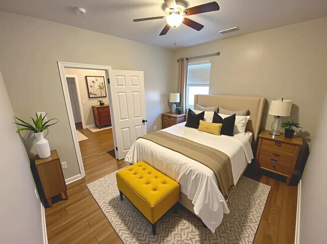 Photo - 4731 Vine St