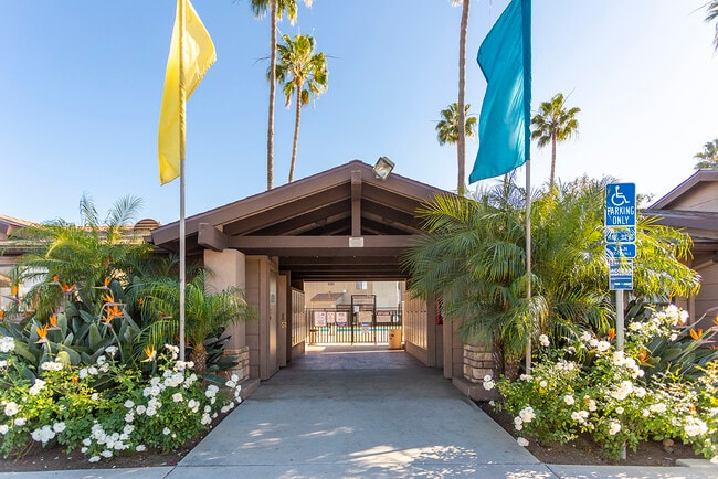 Oro Vista Apartments