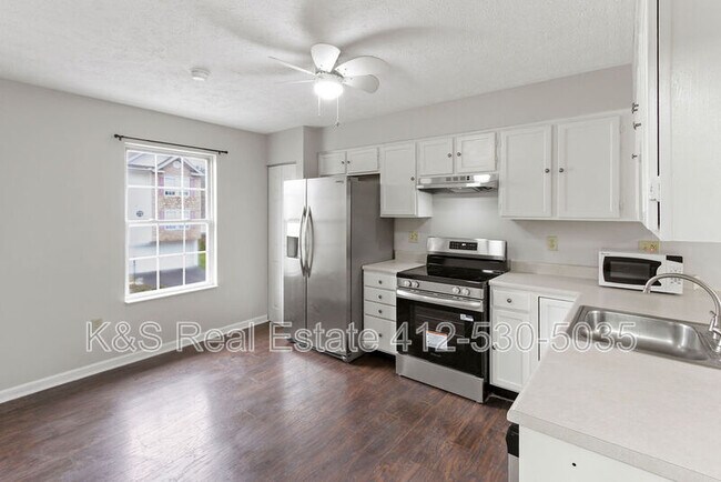 Photo - 122 Manor View Dr