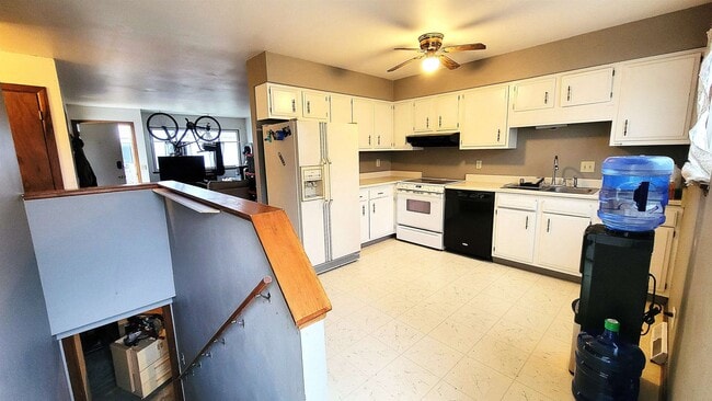 Building Photo - 4015 Claire St