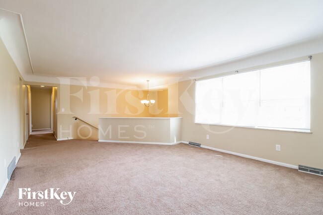 Photo - 8431 Bluebird Dr