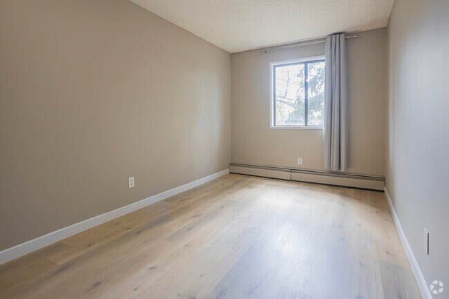 2BR, 1BA - 800SF - Falconcrest Village