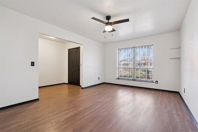 Photo - 1420 NE 8th St