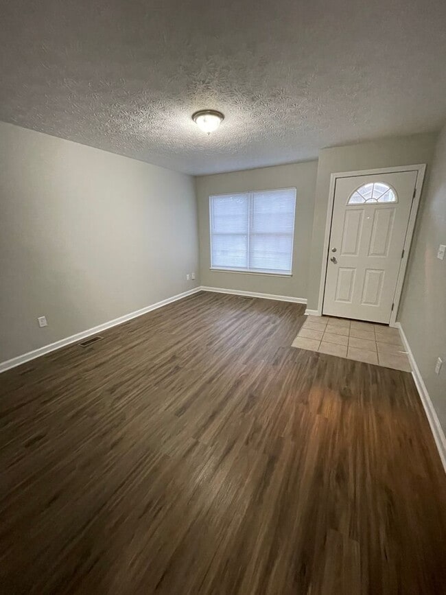 Photo - 3891-3895 Ledyard- FEATHERSTON Unit 3891