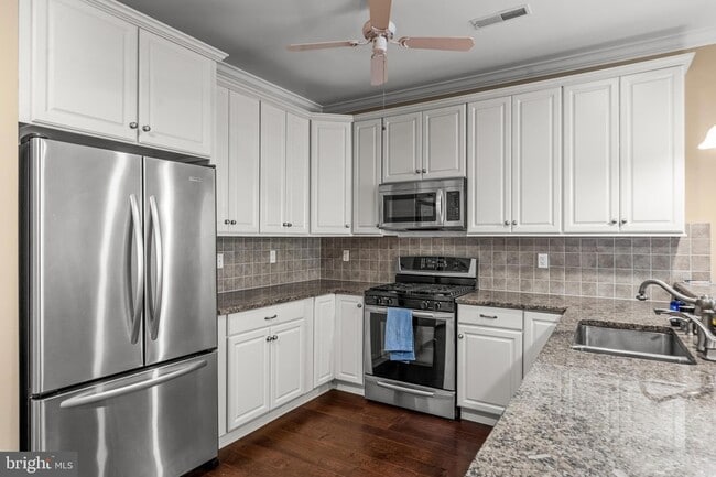 Photo - 2022 Crescent Wy Unit C2022