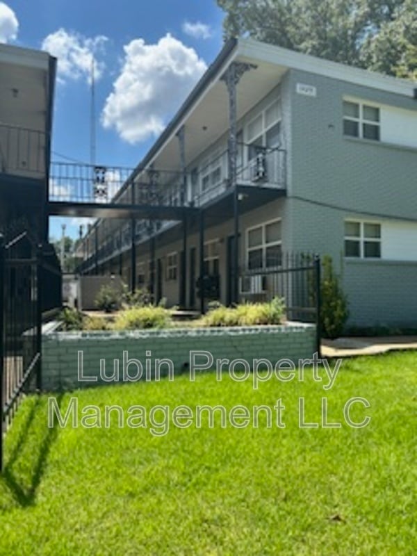 Building Photo - 1433 Court Ave Unit Apt 10