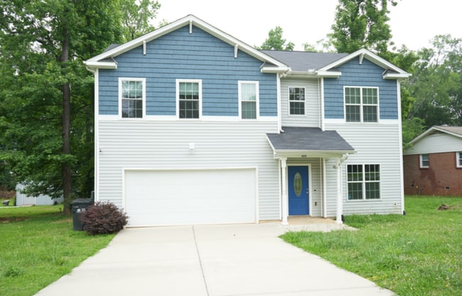 A charming house with 4 beds and 3.5 bath ... - A charming house with 4 beds and 3.5 bath ...
