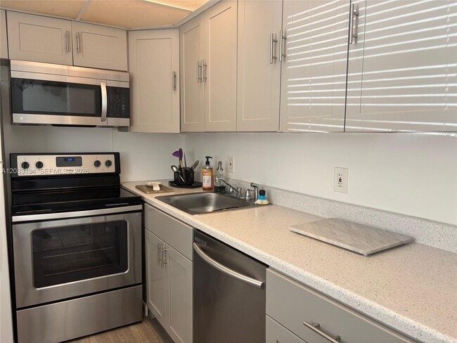 Building Photo - 2790 NE 201st Terrace Unit H101