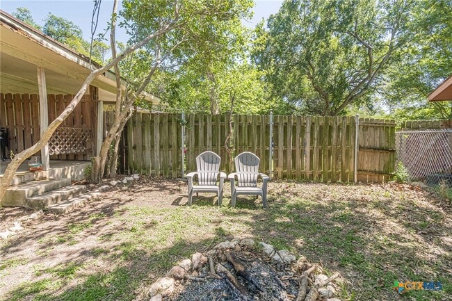 Photo - 324 Craddock Ave