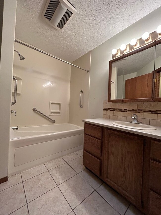 Photo - 2 BedroomApartment on Southside