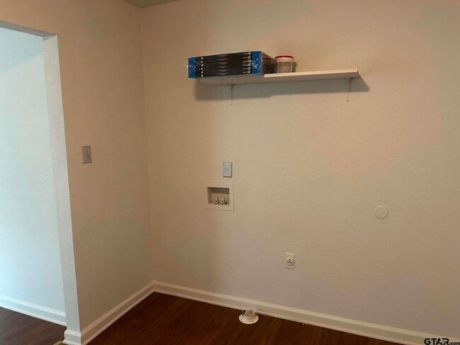 Photo - 1702 W Mims St