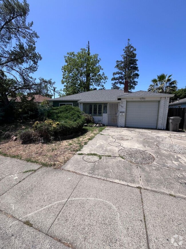 Building Photo - NICE UPDATED HOME IN SACRAMENTO!!