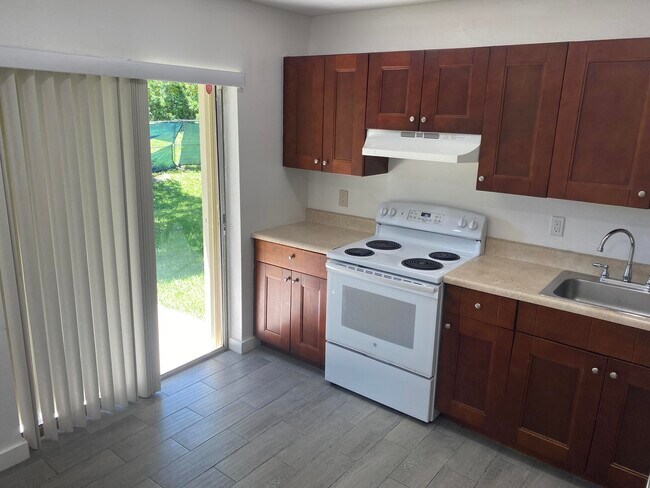 Photo - 850 SW 9th Ave Unidad 1-4,# C