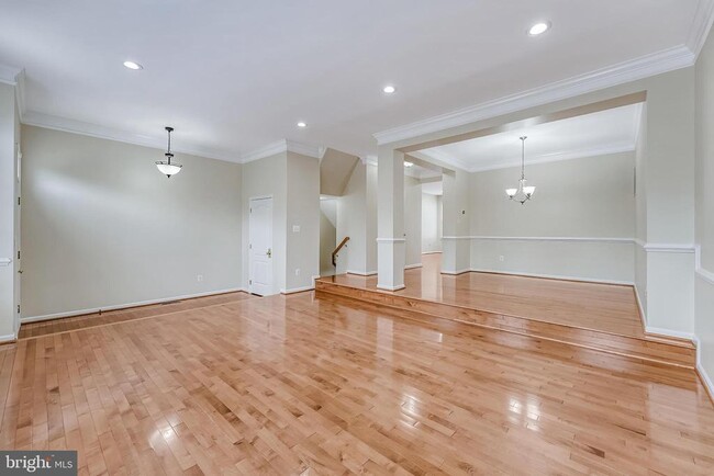 43619 Pickett Corner Terrace