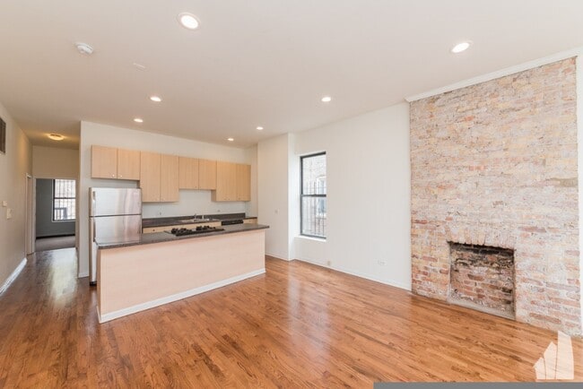 Photo - 2835 W Medill Ave Apartment Unit 1