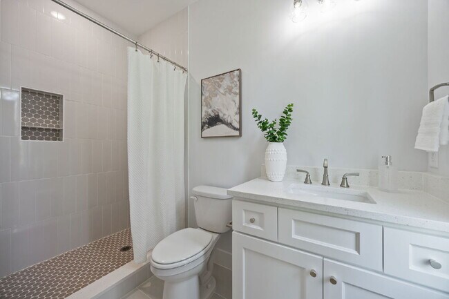 Photo - 515 Spruce St Unit B