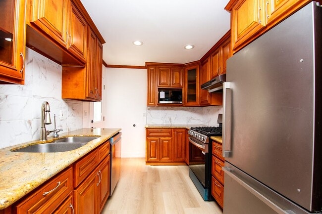 Photo - 1099 Bradford Dr