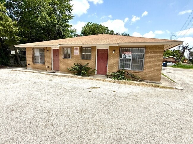 Building Photo - 703 West Summit Ave Rental