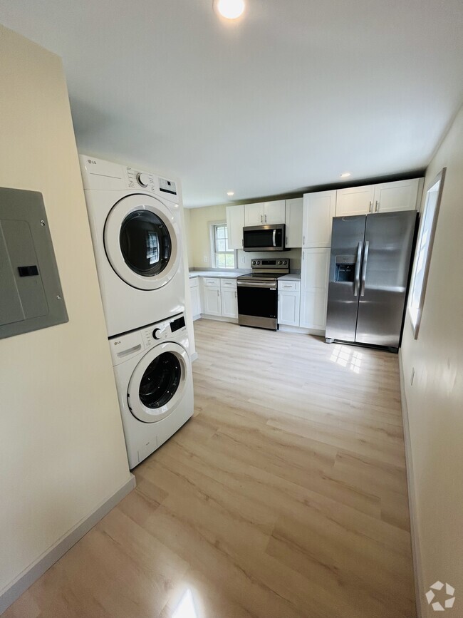 Building Photo - 50 King St Unit 3 Rental