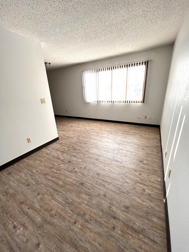 Photo - Waterford Arms Apartments