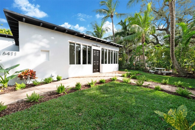 Building Photo - 6411 SW 63rd Ct