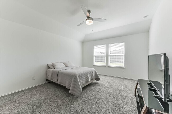 Photo - 712 Brazos Trl