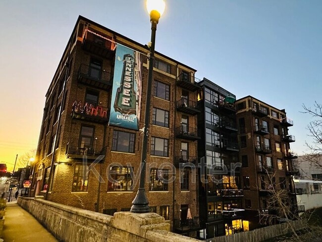 Photo - 1060 Worlds Fair Park Dr