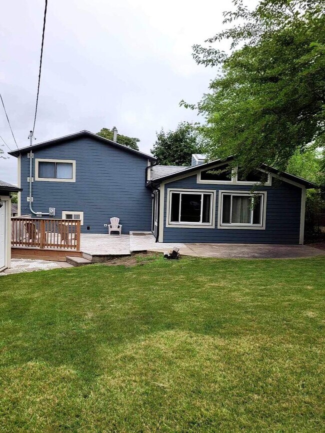 Photo - 2112 Old Elm Rd