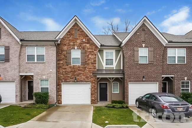 Photo - 139 Hickory Station Ln