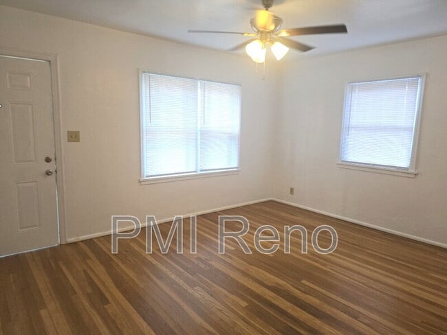 Photo - 530 Burns St