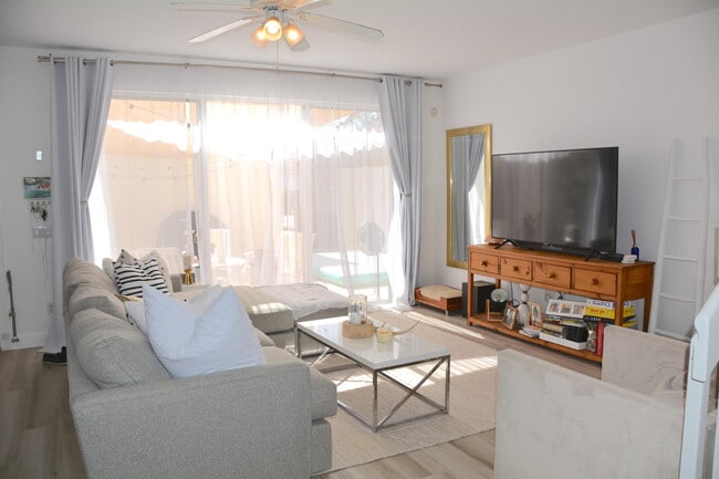 Photo - 140 Soriano Dr