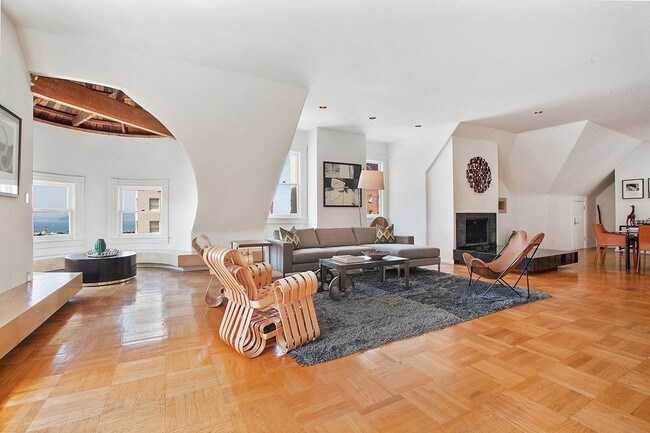 2620 Laguna