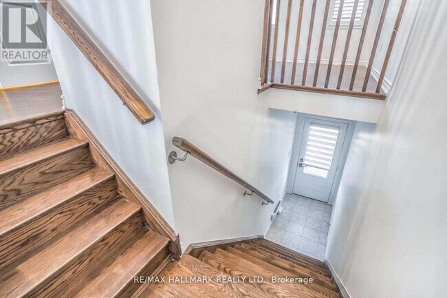 Photo - 34 Heron Park Pl