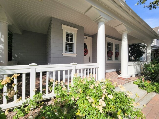 Photo - 903 Ramona St