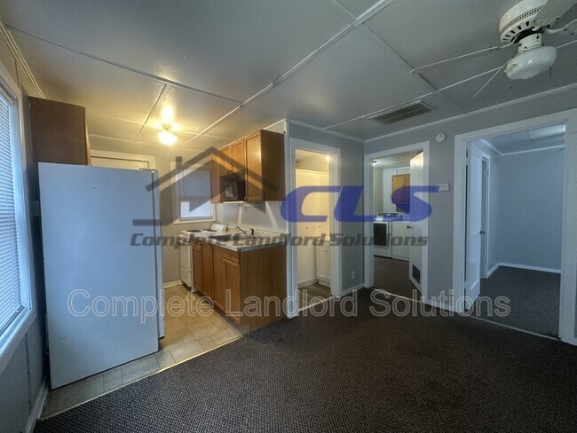 Photo - 916 Kussner St