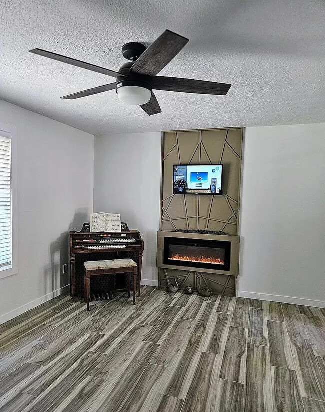 Photo - 177 Peyton Pl SW