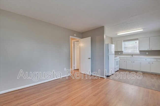 Photo - 329 Verdery Dr