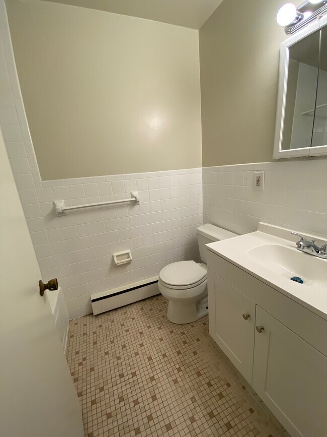 Bathroom - 3823 Garrett Rd