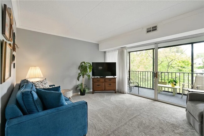 Photo - 2120 Greentree Rd Unit Apt 705E