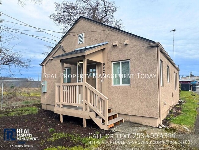 Building Photo - 8420 1/2 South Tacoma Way-1 Unit 1