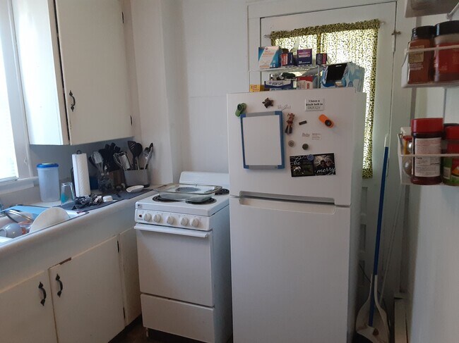 Photo - 444 Roanoke St E Unit A