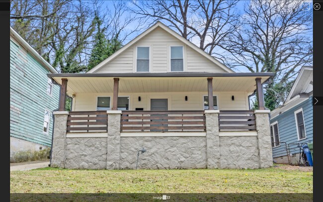 Photo - 966 Ashby Grove SW