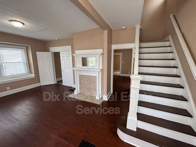 Photo - 209 N Grimes St