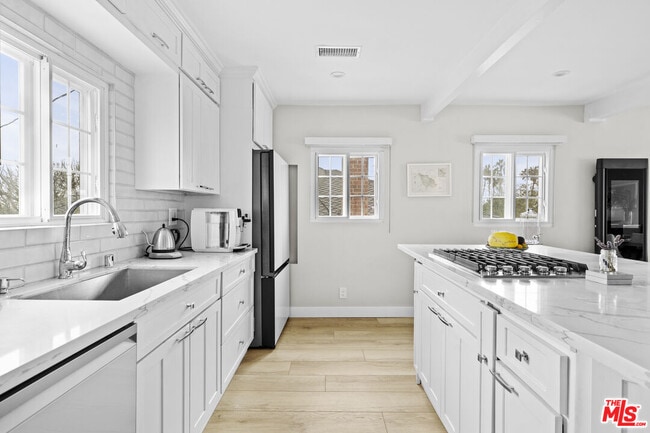 Photo - 7520 Earldom Ave