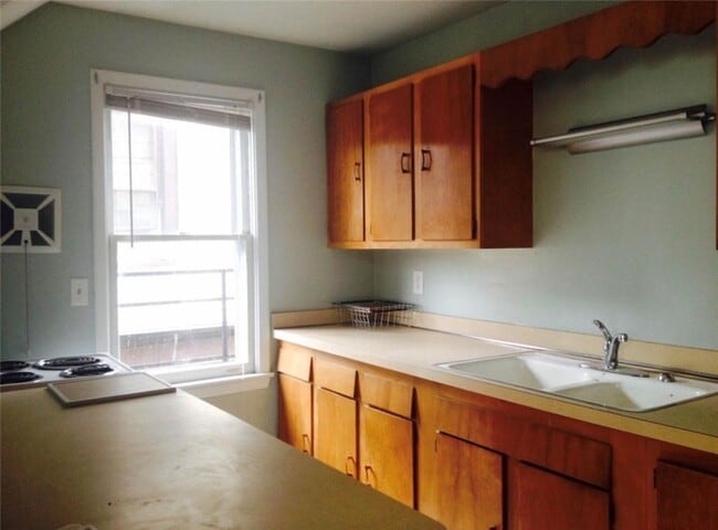 Photo - 223 Alexander St