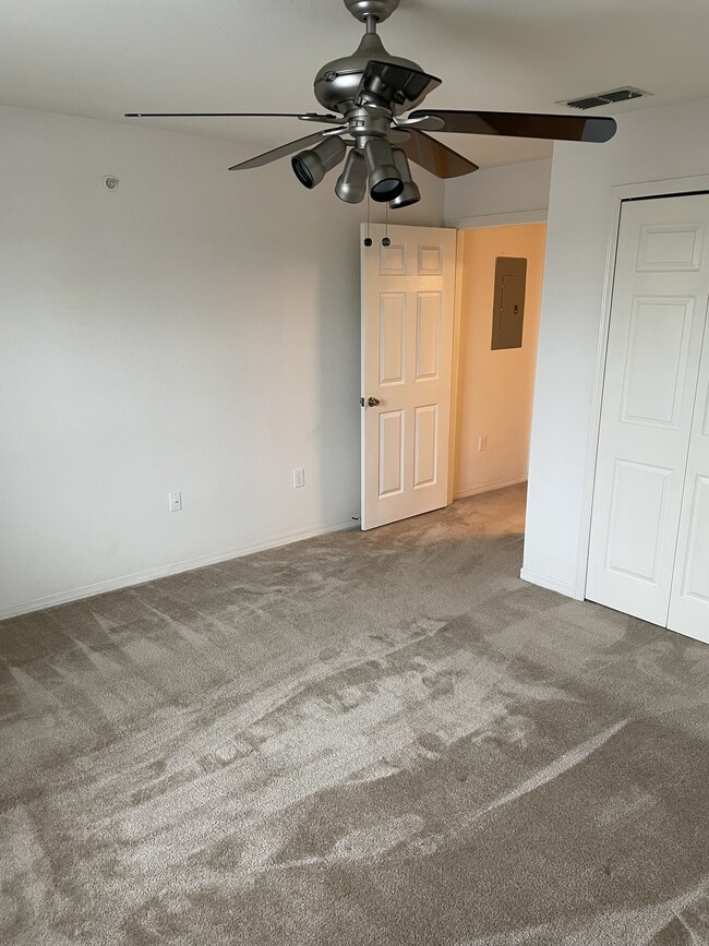 5455 Vineland Rd Unit 3304