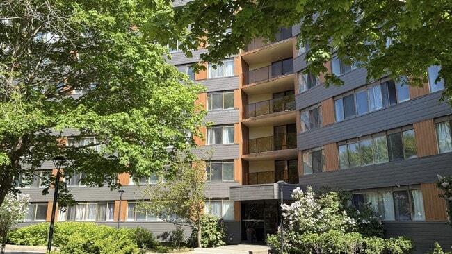 Building Photo - Ogilvie on the Park