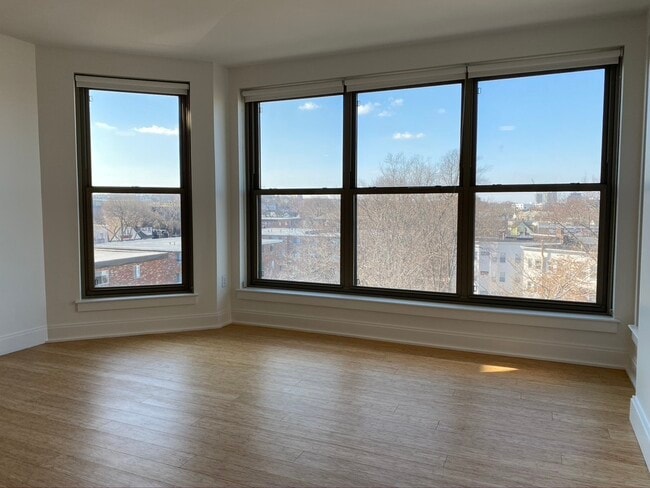 Building Photo - 1102 Boylston St Unit 2