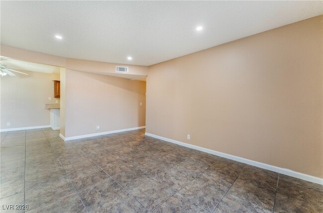 Photo - 3151 N Soaring Gulls Dr Unidad 2084