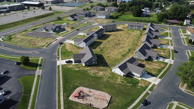 Building Photo - Villas at Fox Pointe Rental